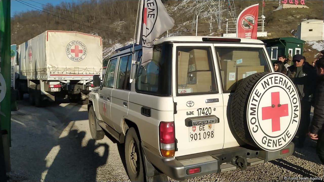 Five more ICRC vehicles move freely along Azerbaijan's Lachin-Khankendi road (PHOTO)