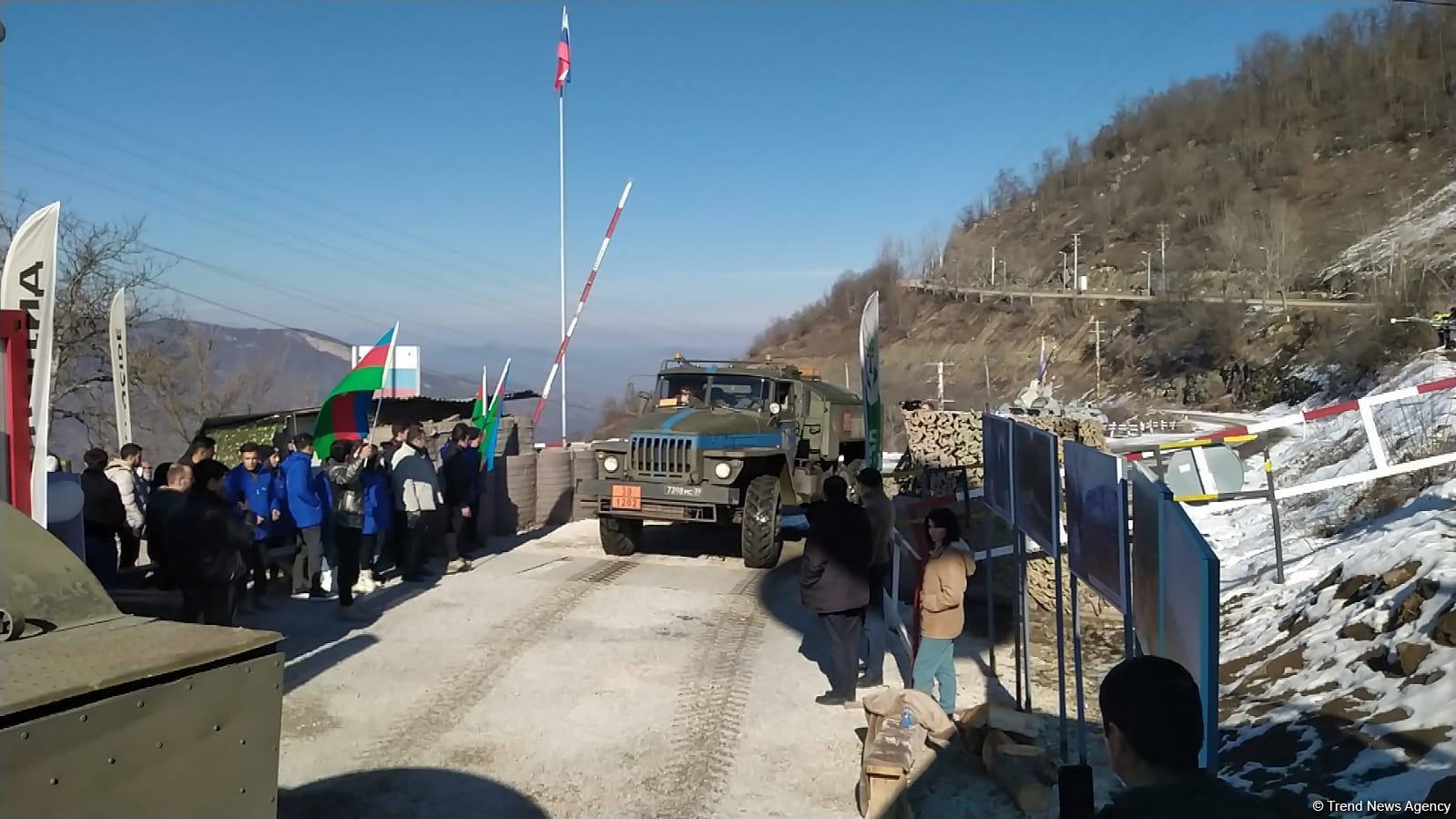 Russian peacekeepers' vehicles move freely along Azerbaijan's Lachin-Khankendi road (PHOTO)