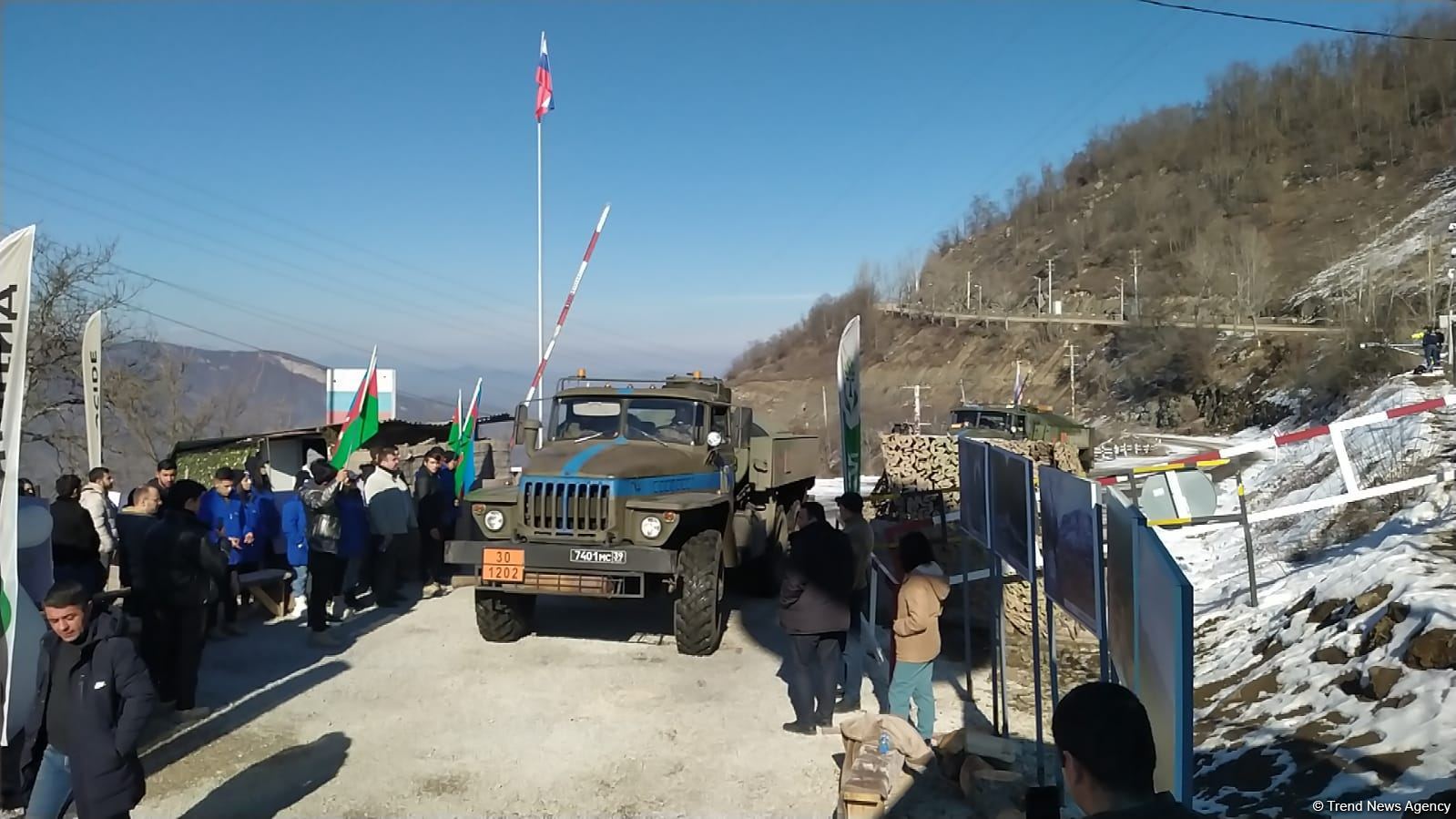 Russian peacekeepers' vehicles move freely along Azerbaijan's Lachin-Khankendi road (PHOTO)
