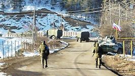Convoy of Russian peacekeepers' vehicles moves freely along Azerbaijan's Lachin-Khankendi road (PHOTO)