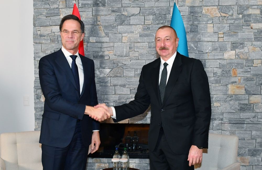 President Ilham Aliyev meets PM of the Netherlands in Davos (PHOTO/VIDEO)