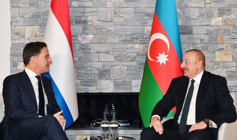 President Ilham Aliyev meets PM of the Netherlands in Davos (PHOTO/VIDEO)