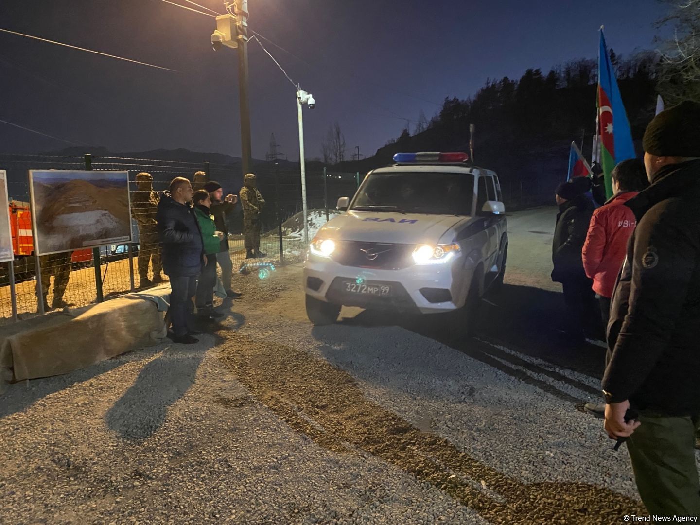 Dozens of vehicles pass freely along Azerbaijan's Lachin-Khankendi road (PHOTO)