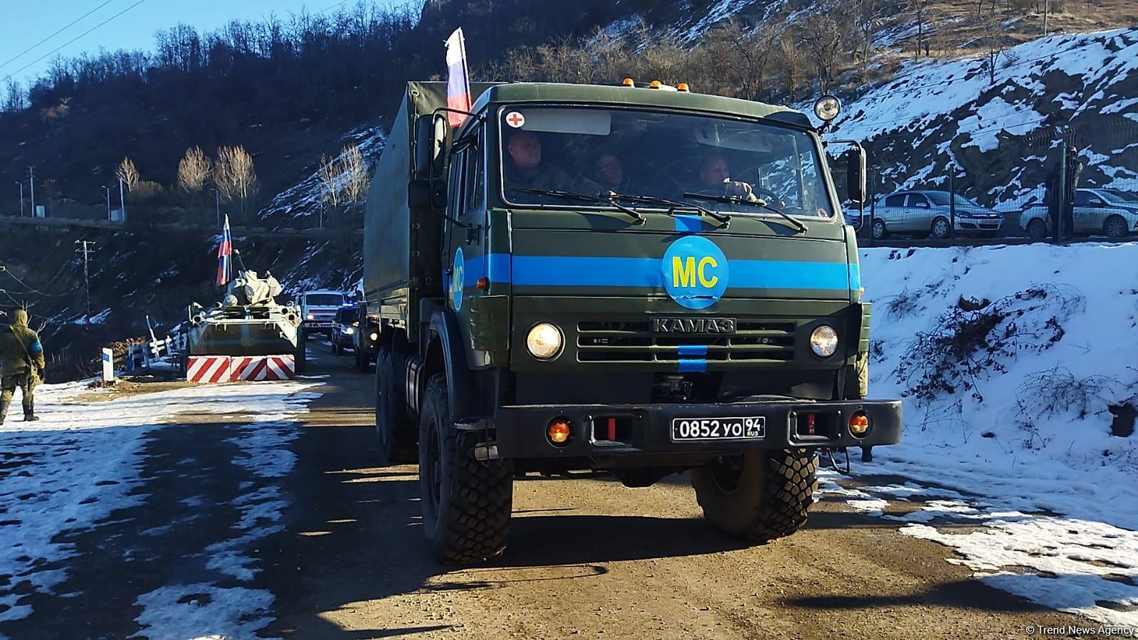Convoy of Russian peacekeepers' vehicles moves freely along Azerbaijan's Lachin-Khankendi road (PHOTO)