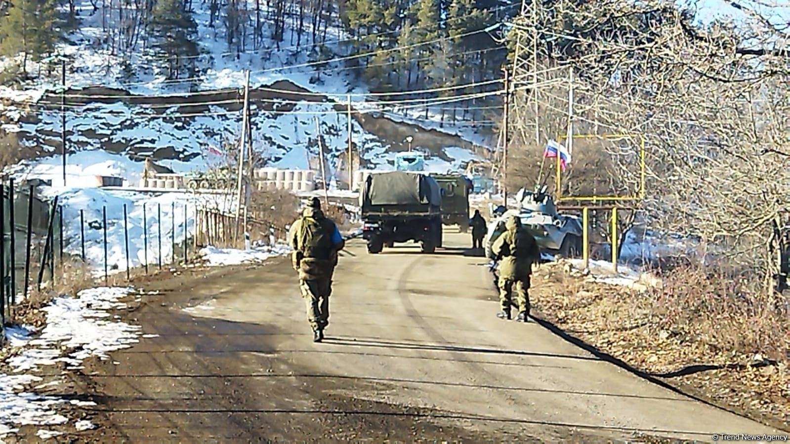 Convoy of Russian peacekeepers' vehicles moves freely along Azerbaijan's Lachin-Khankendi road (PHOTO)