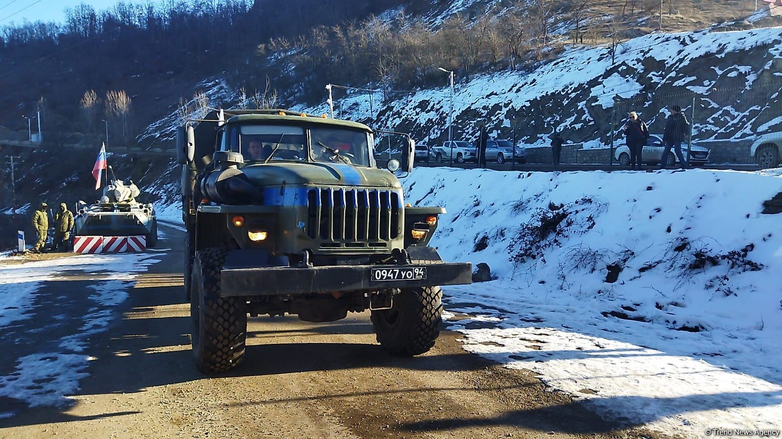 Convoy of Russian peacekeepers' vehicles moves freely along Azerbaijan's Lachin-Khankendi road (PHOTO)