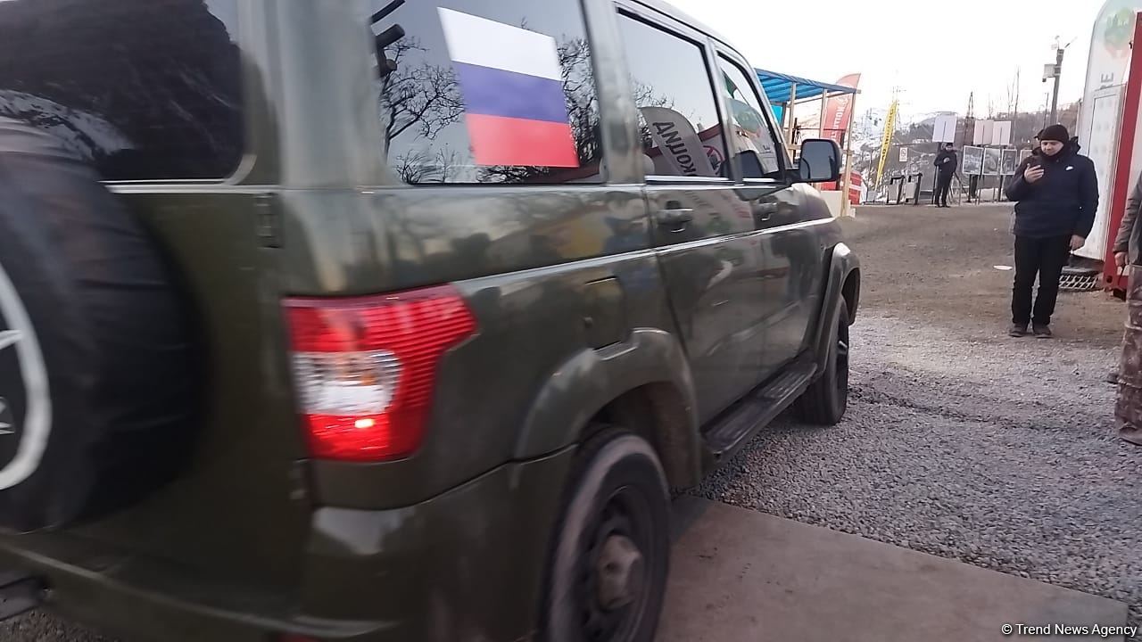 Convoy of Russian peacekeepers' vehicles moves freely along Azerbaijan's Lachin-Khankendi road (PHOTO)