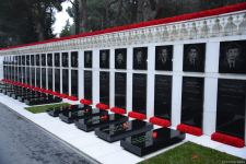 Azerbaijani people honor blessed memory of victims of January 20 tragedy (PHOTO)