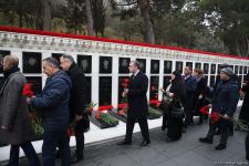 Azerbaijani people honor blessed memory of victims of January 20 tragedy (PHOTO)