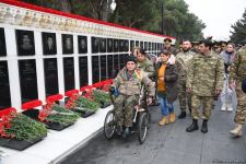 Azerbaijani people honor blessed memory of victims of January 20 tragedy (PHOTO)
