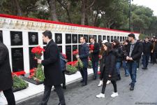Azerbaijani people honor blessed memory of victims of January 20 tragedy (PHOTO)