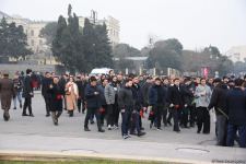 Azerbaijani people honor blessed memory of victims of January 20 tragedy (PHOTO)