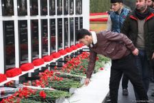 Azerbaijani people honor blessed memory of victims of January 20 tragedy (PHOTO)