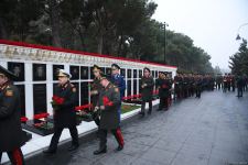Azerbaijani people honor blessed memory of victims of January 20 tragedy (PHOTO)
