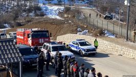 Peaceful protestors on Azerbaijan's Lachin-Khankendi road honor memory of January 20 martyrs with minute of silence (PHOTO)
