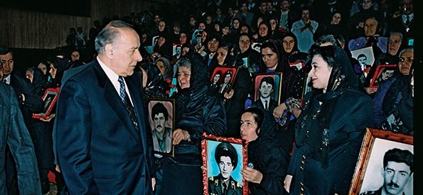 Azerbaijan & Heydar Aliyev: January 20, 1990 tragedy (PHOTO)
