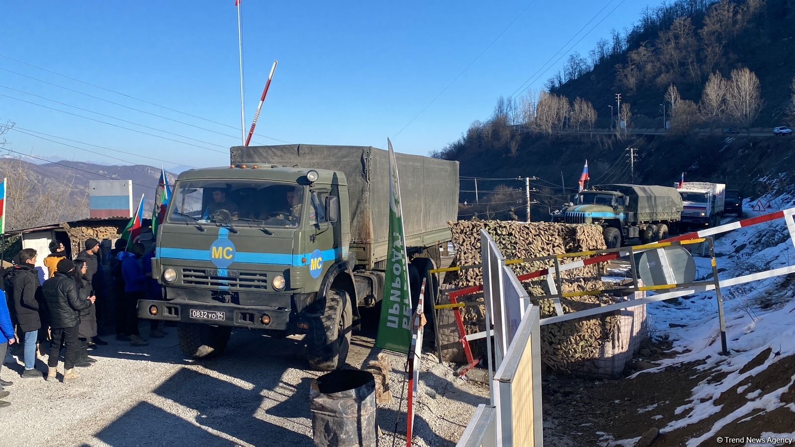 More vehicles of Russian peacekeepers pass freely along Azerbaijani Lachin-Khankendi road (PHOTO)