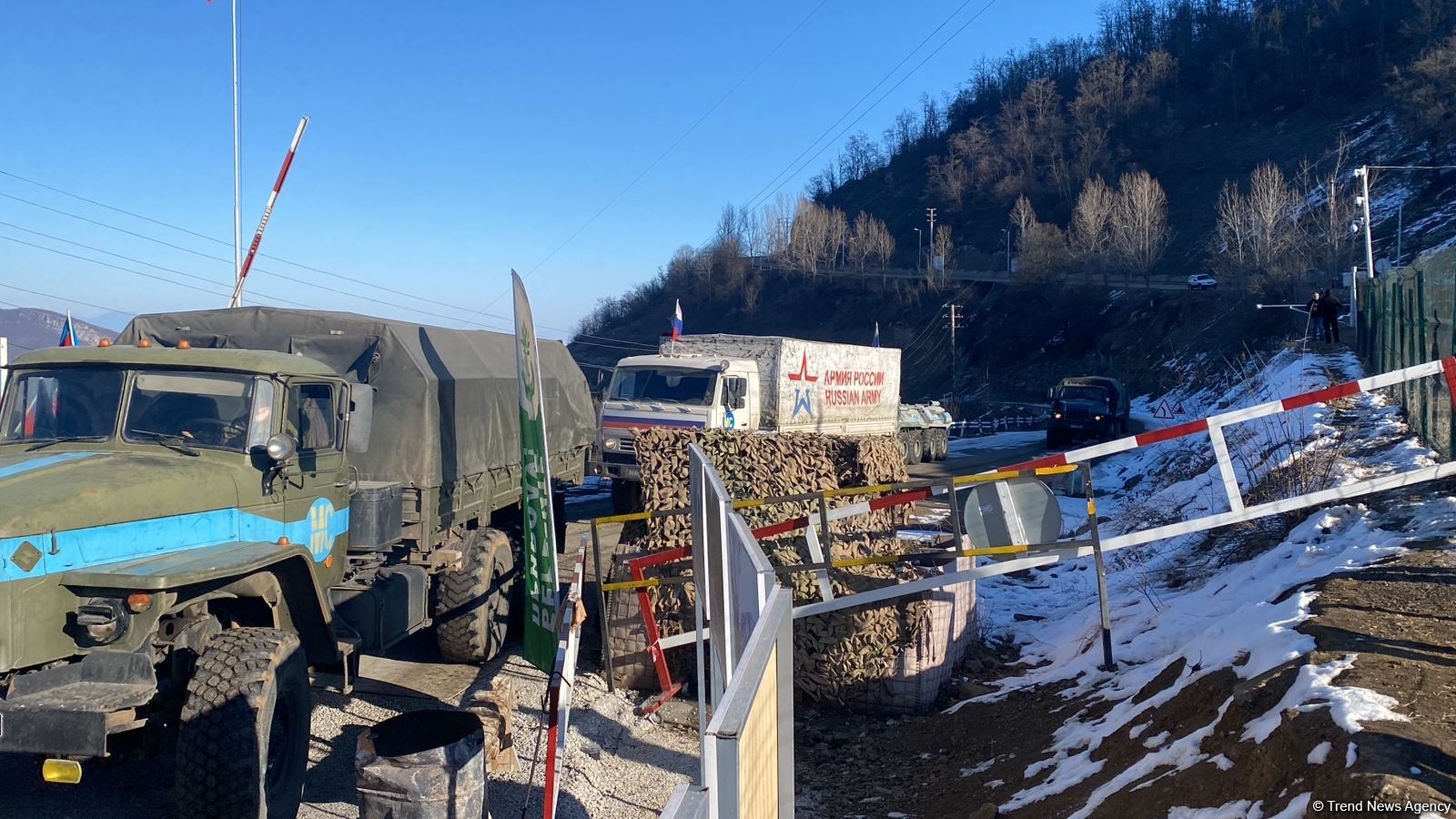 More vehicles of Russian peacekeepers pass freely along Azerbaijani Lachin-Khankendi road (PHOTO)