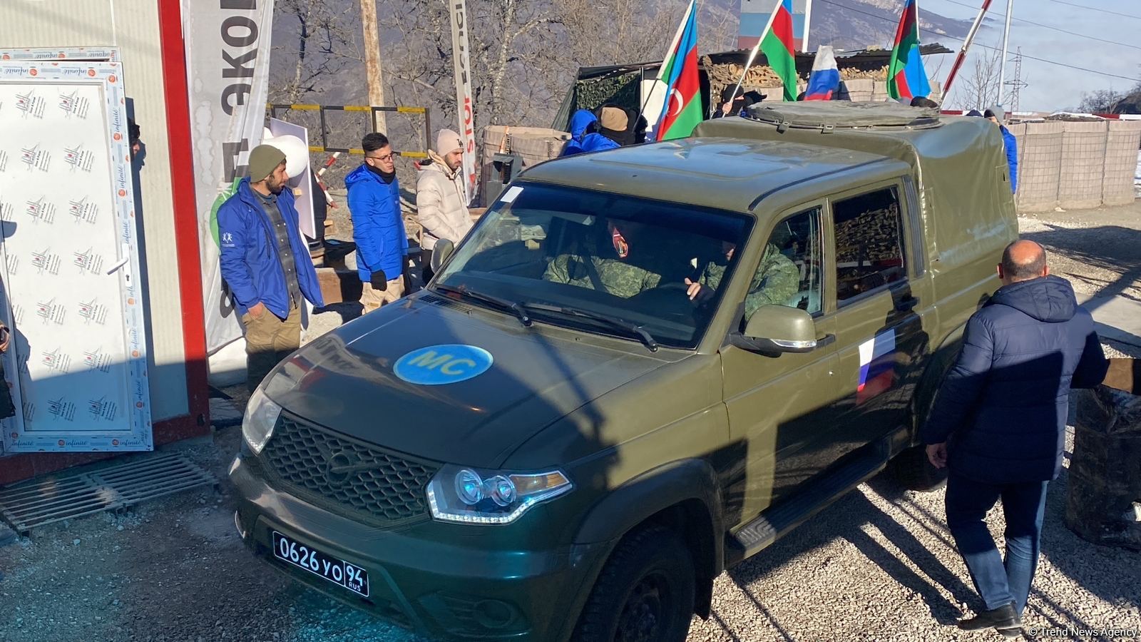 More vehicles of Russian peacekeepers pass freely along Azerbaijani Lachin-Khankendi road (PHOTO)