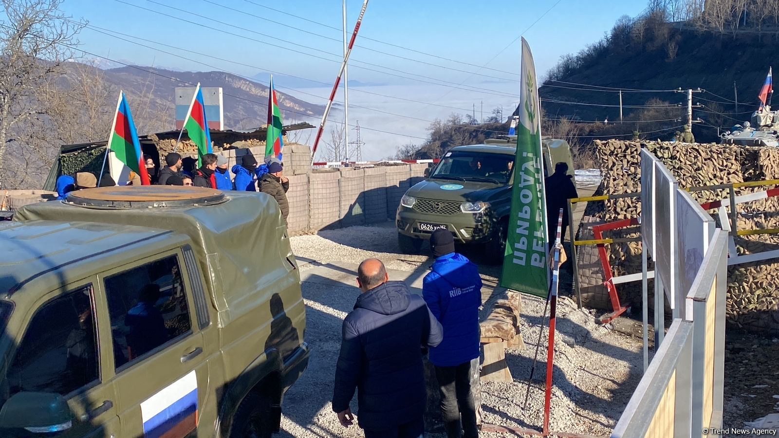 More vehicles of Russian peacekeepers pass freely along Azerbaijani Lachin-Khankendi road (PHOTO)