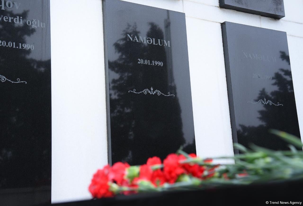 Azerbaijani people honor blessed memory of victims of January 20 tragedy (PHOTO)