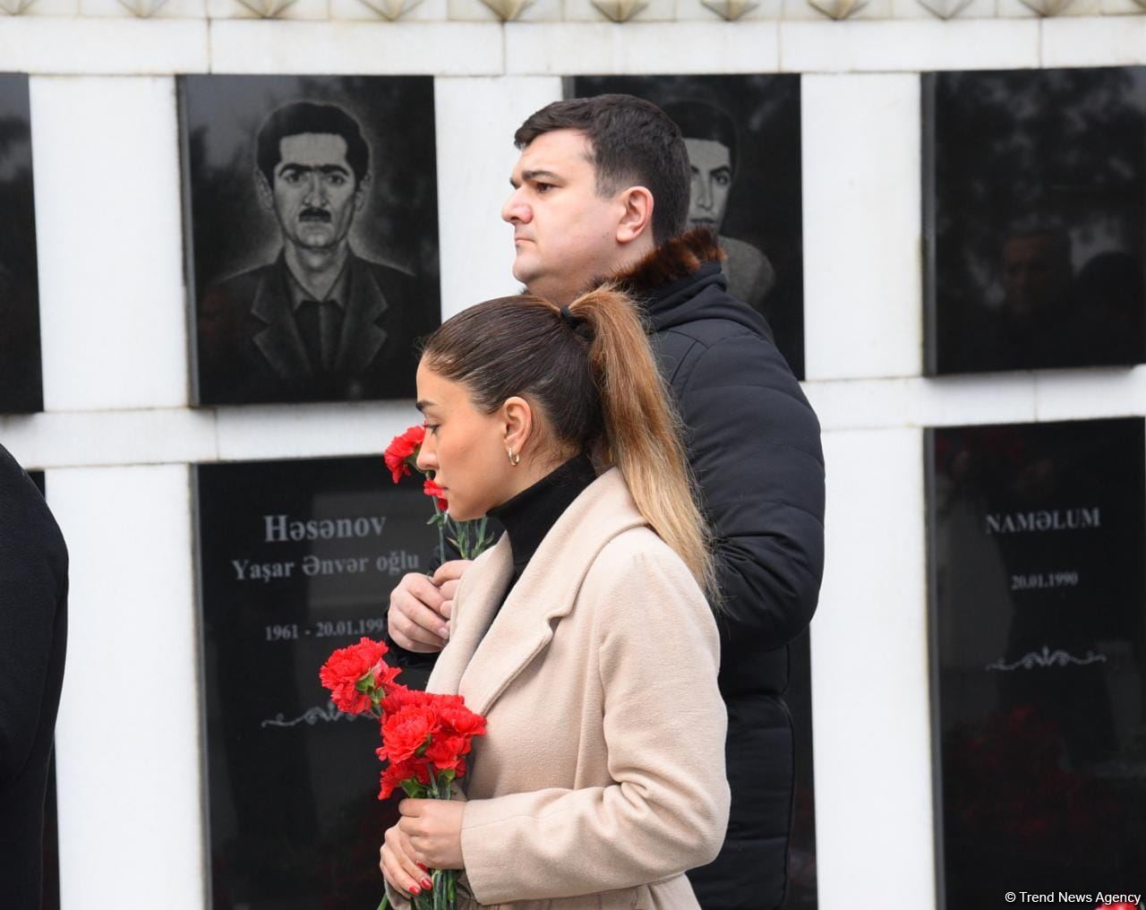 Azerbaijani people honor blessed memory of victims of January 20 tragedy (PHOTO)