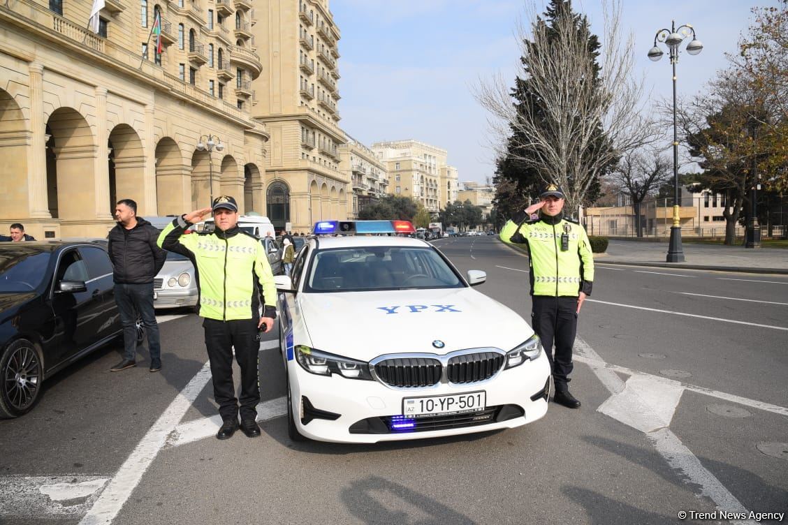 Azerbaijan honors memory of martyrs of January 20 tragedy by minute of silence (PHOTO/VIDEO)