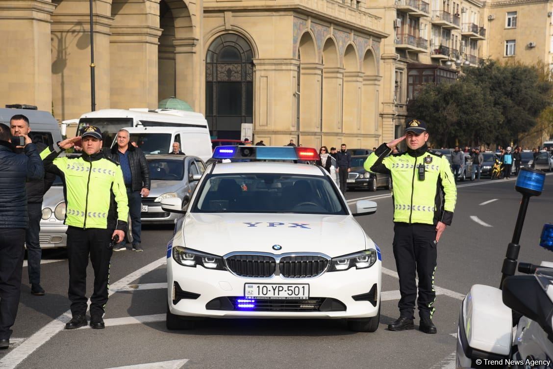 Azerbaijan honors memory of martyrs of January 20 tragedy by minute of silence (PHOTO/VIDEO)