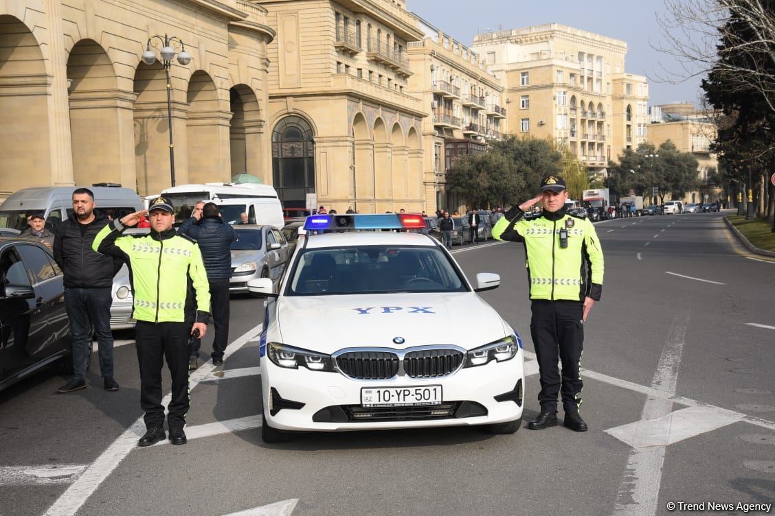 Azerbaijan honors memory of martyrs of January 20 tragedy by minute of silence (PHOTO/VIDEO)