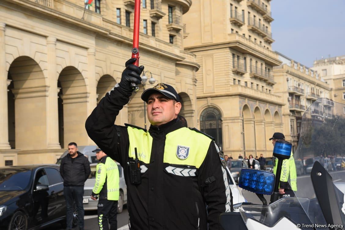 Azerbaijan honors memory of martyrs of January 20 tragedy by minute of silence (PHOTO/VIDEO)