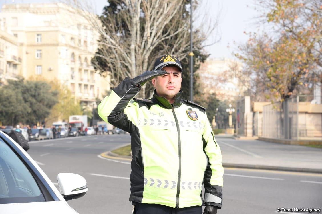 Azerbaijan honors memory of martyrs of January 20 tragedy by minute of silence (PHOTO/VIDEO)