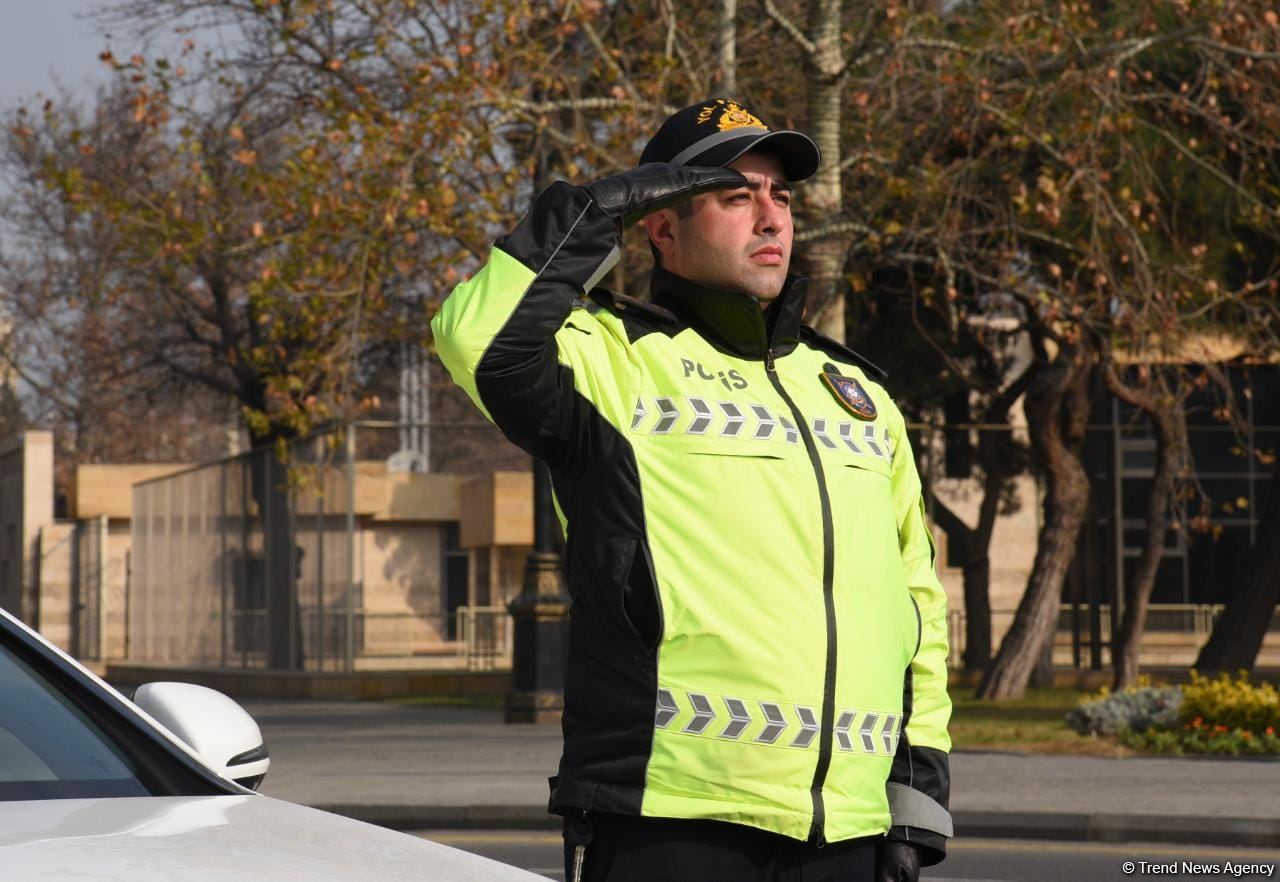 Azerbaijan honors memory of martyrs of January 20 tragedy by minute of silence (PHOTO/VIDEO)