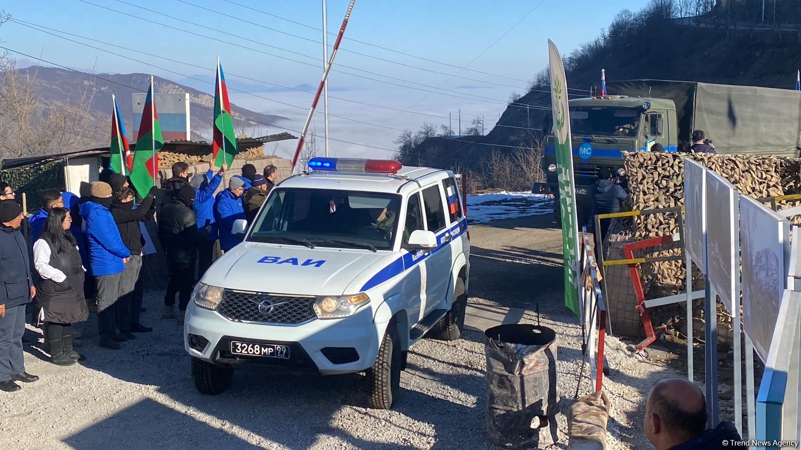More vehicles of Russian peacekeepers pass freely along Azerbaijani Lachin-Khankendi road (PHOTO)