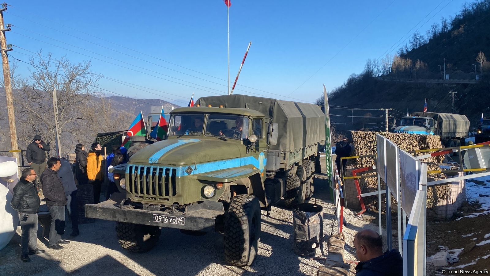 More vehicles of Russian peacekeepers pass freely along Azerbaijani Lachin-Khankendi road (PHOTO)