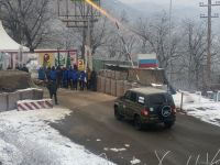 Another car of Russian peacekeepers drives freely along Azerbaijan's Lachin-Khankendi road (PHOTO)