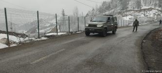Another car of Russian peacekeepers drives freely along Azerbaijan's Lachin-Khankendi road (PHOTO)