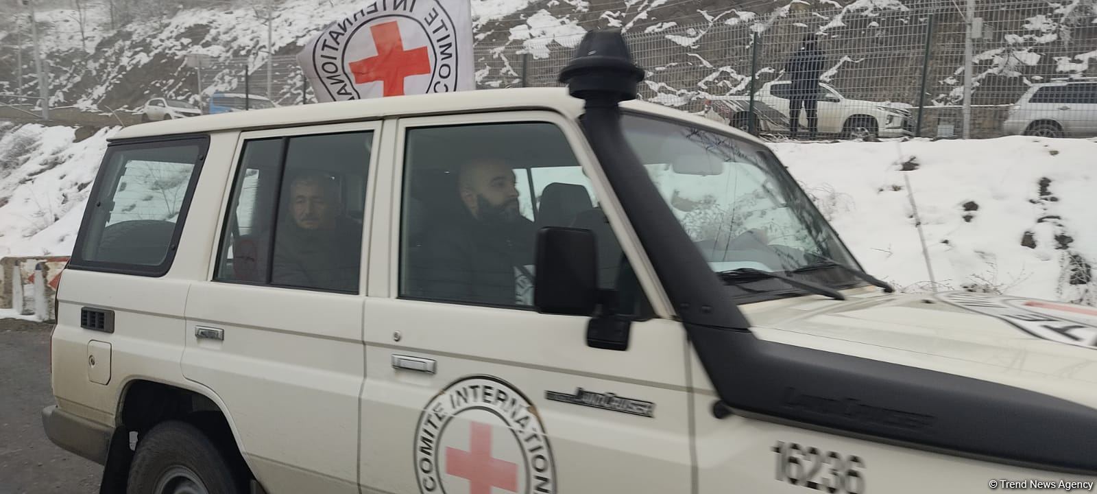 Convoy of six ICRC vehicles pass freely along Azerbaijan's Lachin-Khankendi road (PHOTO)
