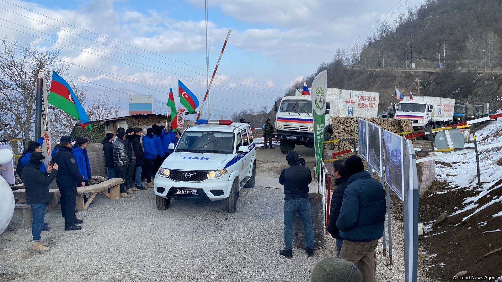 Vehicles of Russian peacekeepers pass freely along Azerbaijan's Lachin-Khankendi road (PHOTO)