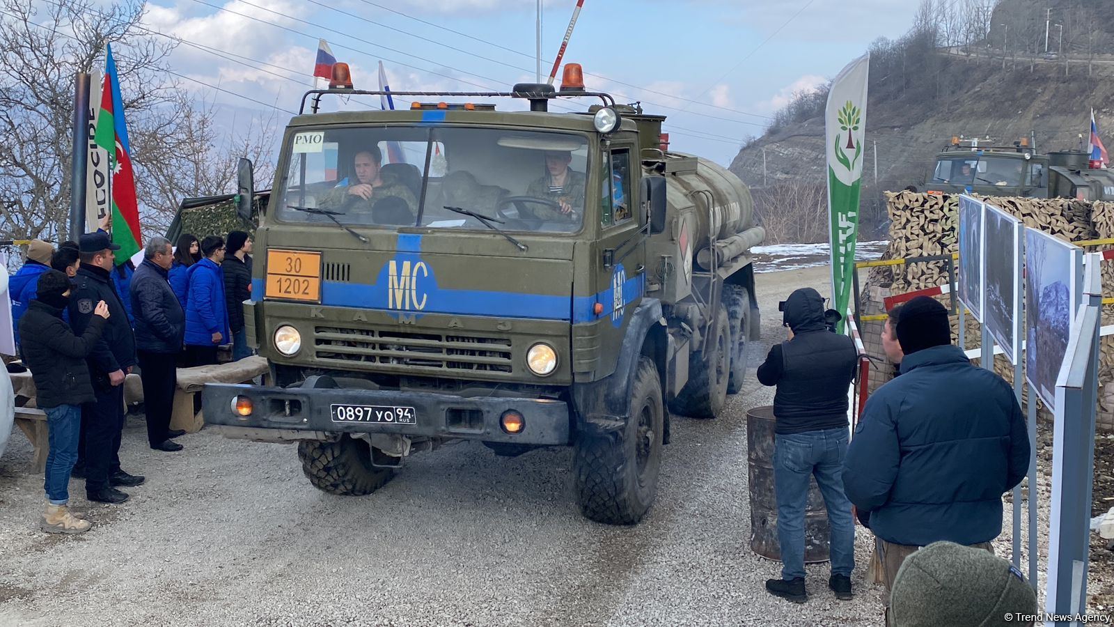 Vehicles of Russian peacekeepers pass freely along Azerbaijan's Lachin-Khankendi road (PHOTO)
