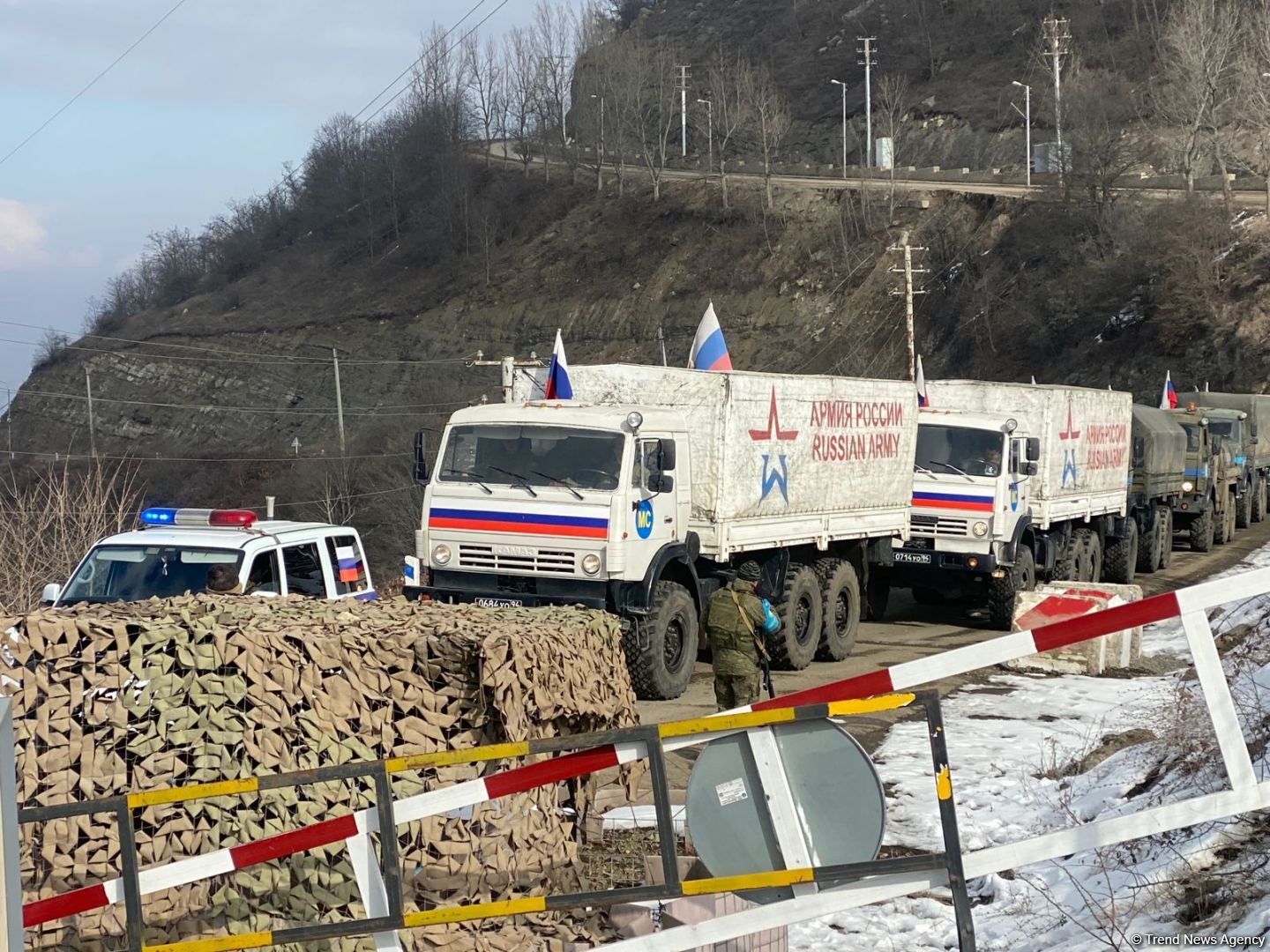 Vehicles of Russian peacekeepers pass freely along Azerbaijan's Lachin-Khankendi road (PHOTO)