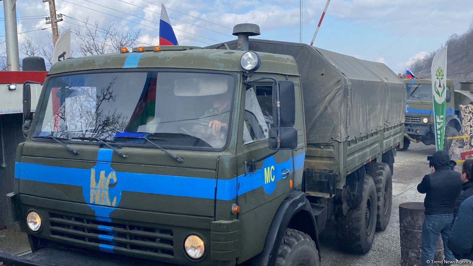 Vehicles of Russian peacekeepers pass freely along Azerbaijan's Lachin-Khankendi road (PHOTO)