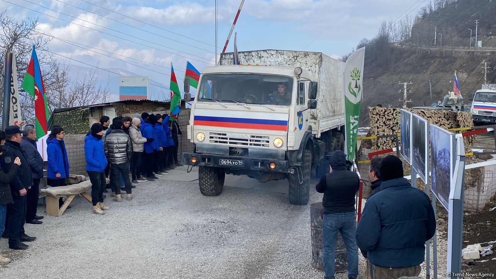 Vehicles of Russian peacekeepers pass freely along Azerbaijan's Lachin-Khankendi road (PHOTO)