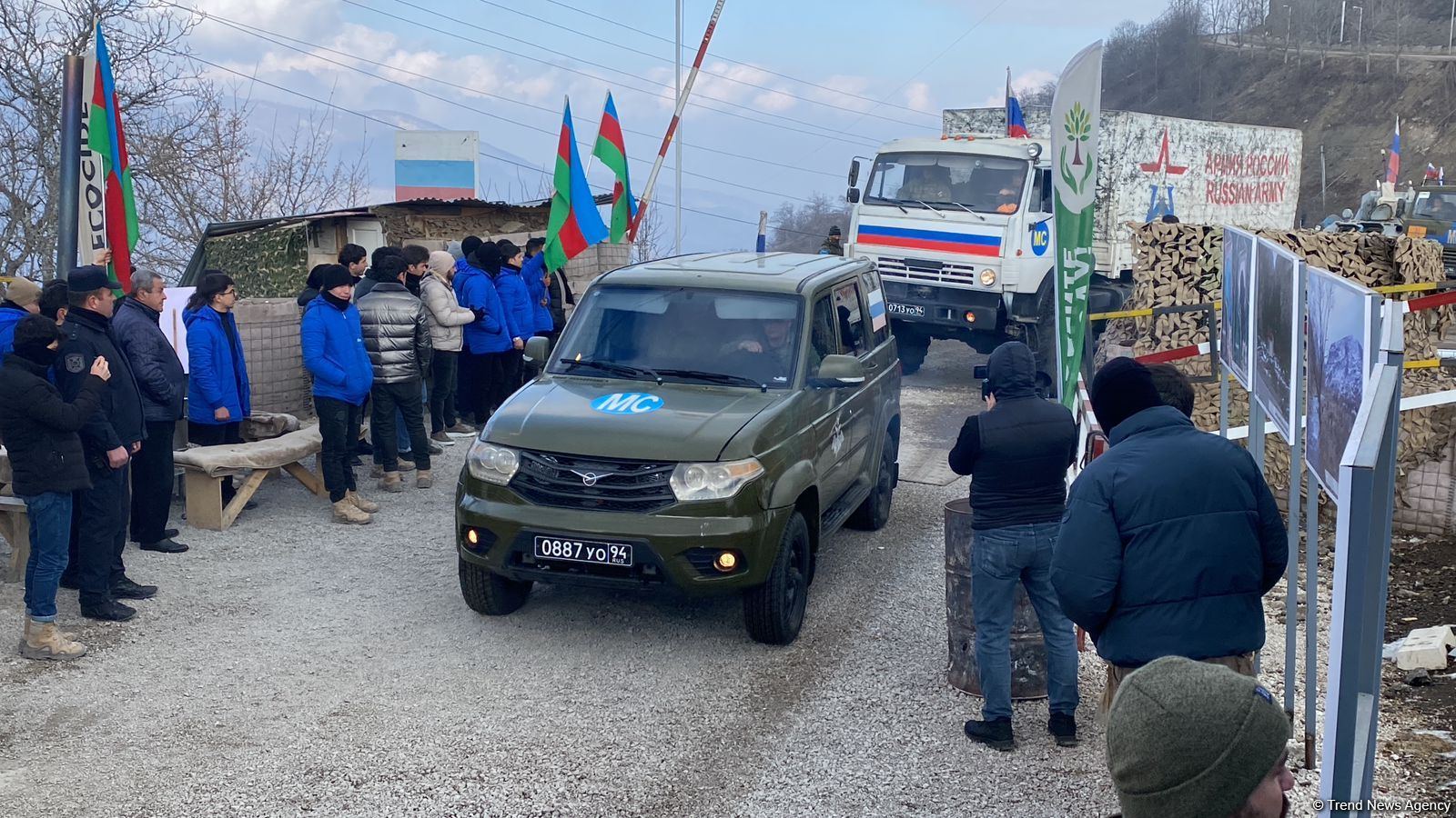 Vehicles of Russian peacekeepers pass freely along Azerbaijan's Lachin-Khankendi road (PHOTO)