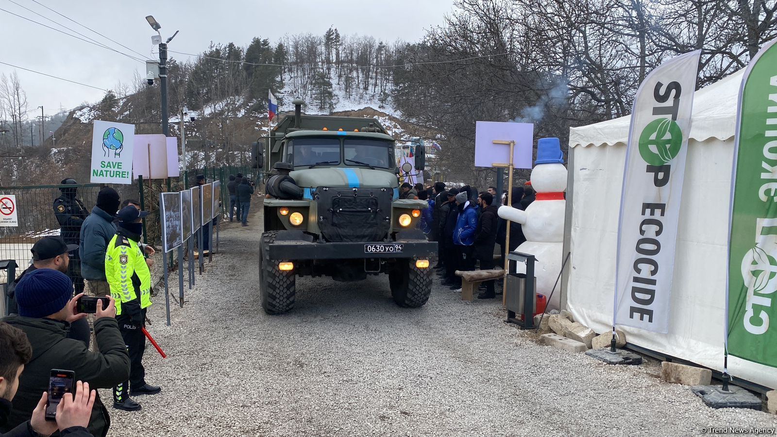 Vehicles of Russian peacekeepers pass freely along Azerbaijan's Lachin-Khankendi road (PHOTO/VIDEO)