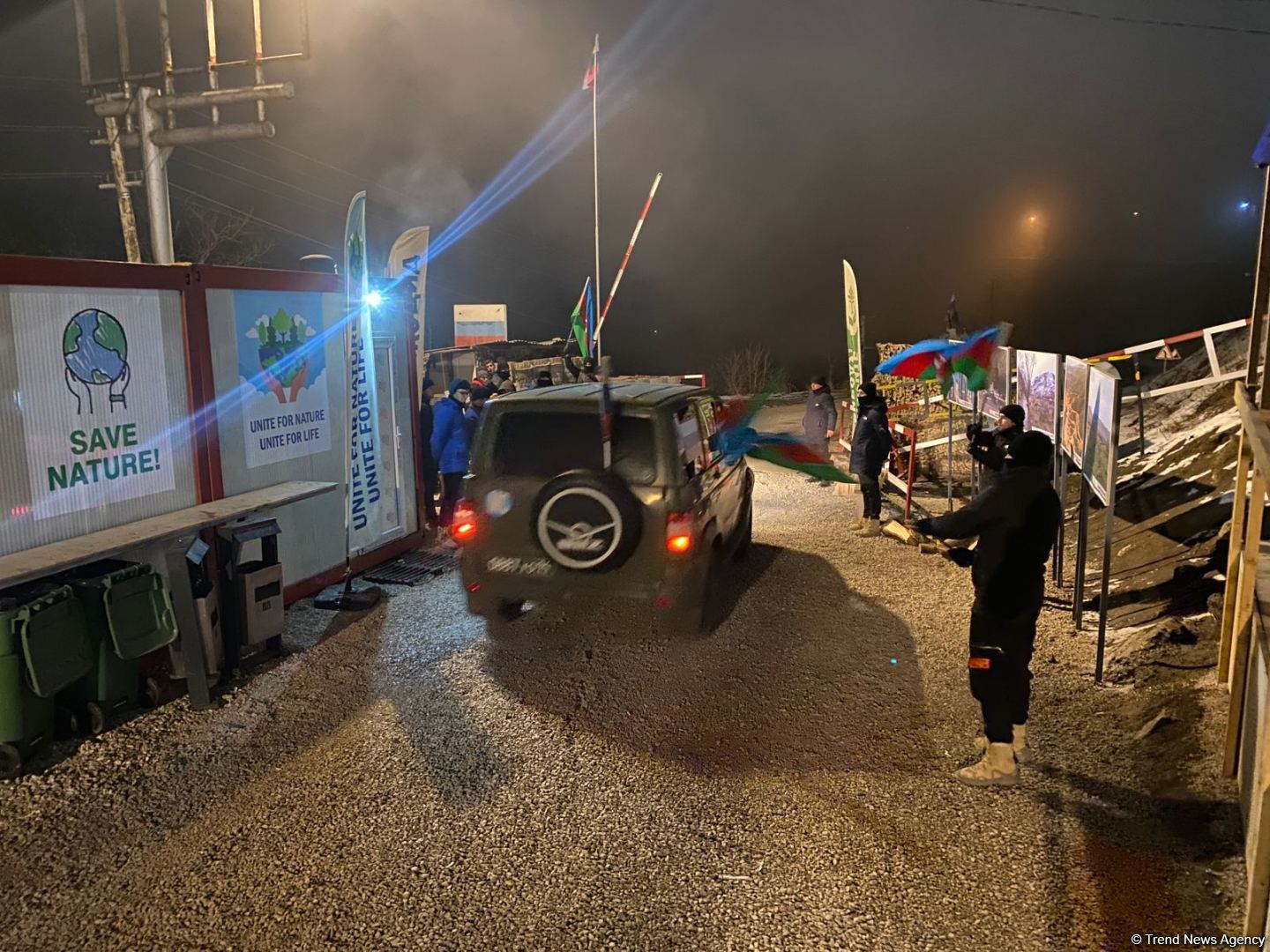 One more vehicle of Russian peacekeepers drives freely along Azerbaijan's Lachin-Khankendi road (PHOTO)