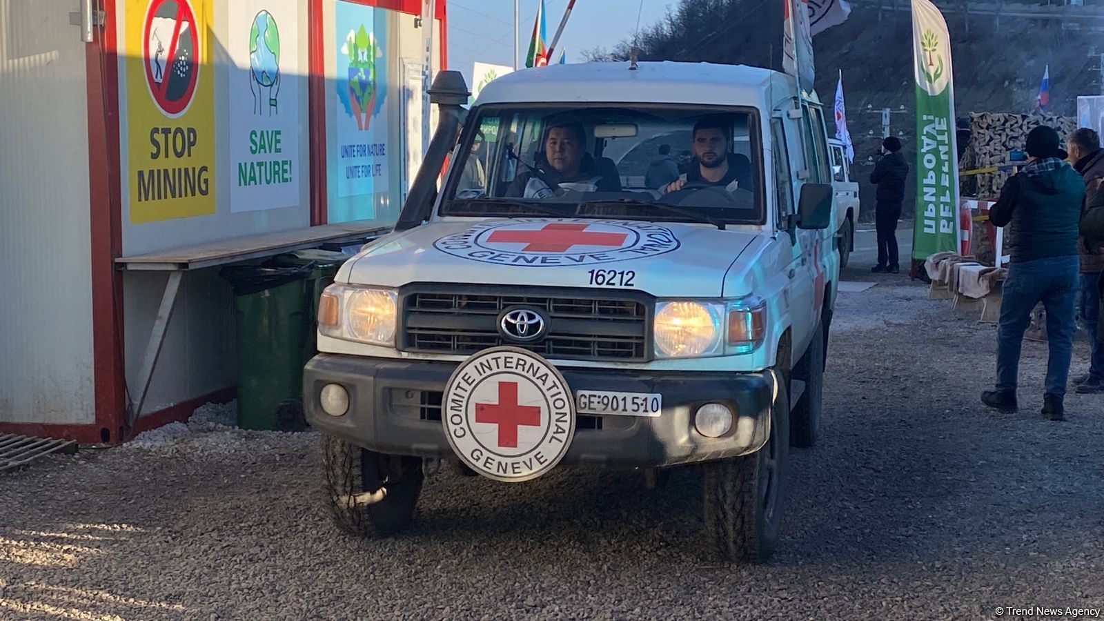 Convoy of ICRC vehicles passes freely along Azerbaijan's Lachin-Khankendi road (PHOTO)