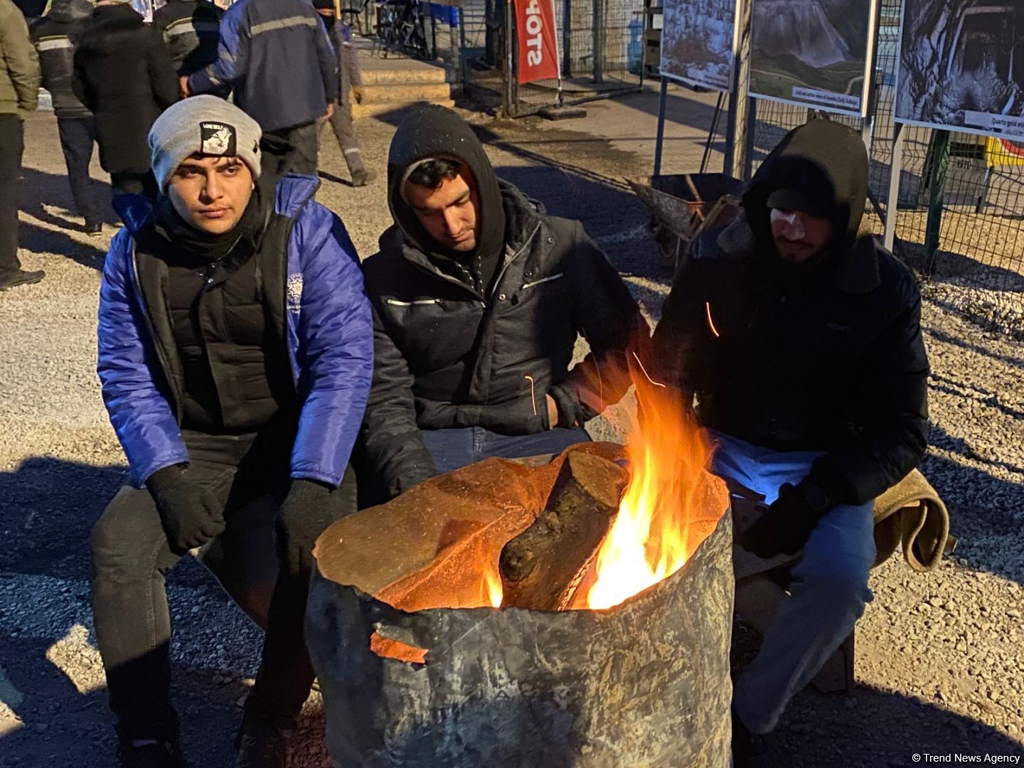 Peaceful protest of Azerbaijani eco-activists continues on Lachin-Khankendi road (PHOTO)