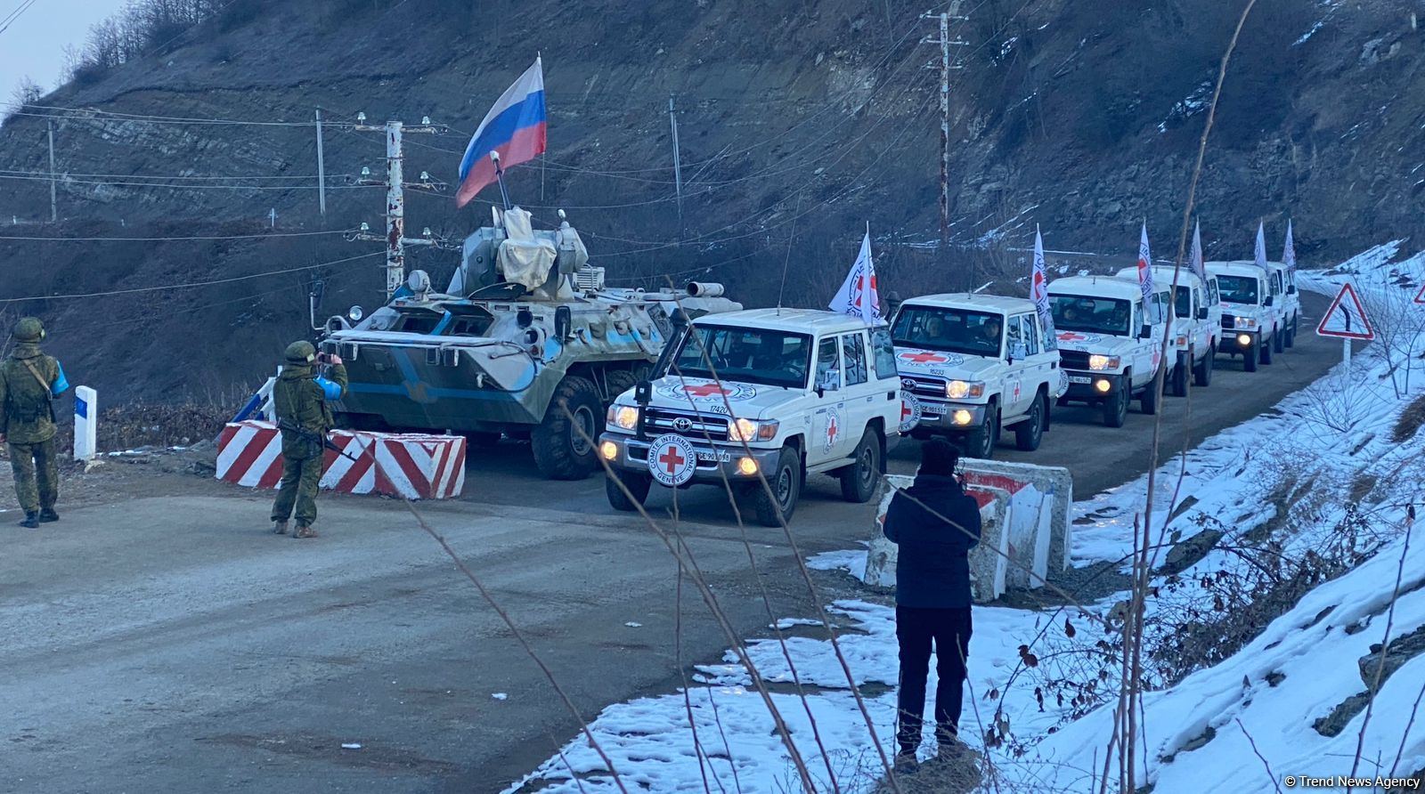 ICRC vehicle convoy passes freely along Azerbaijan's Lachin-Khankendi road (PHOTO)