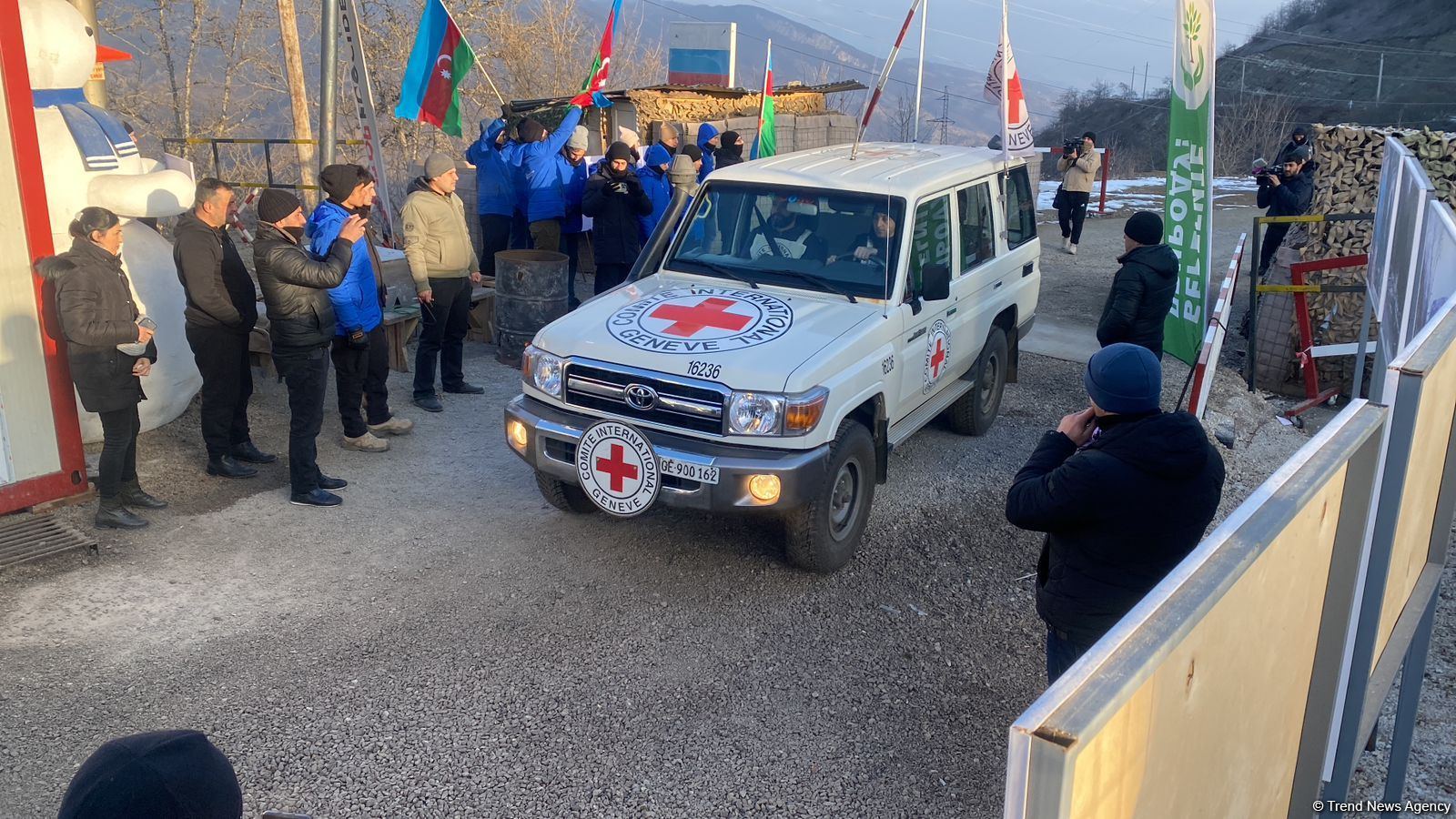 ICRC vehicle convoy passes freely along Azerbaijan's Lachin-Khankendi road (PHOTO)