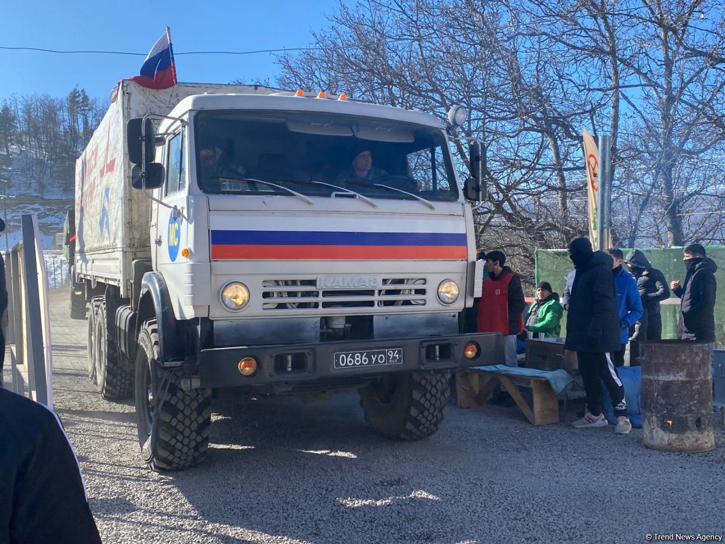 Over dozen vehicles of Russian peacekeepers pass freely along Azerbaijan's Lachin-Khankendi road (PHOTO)